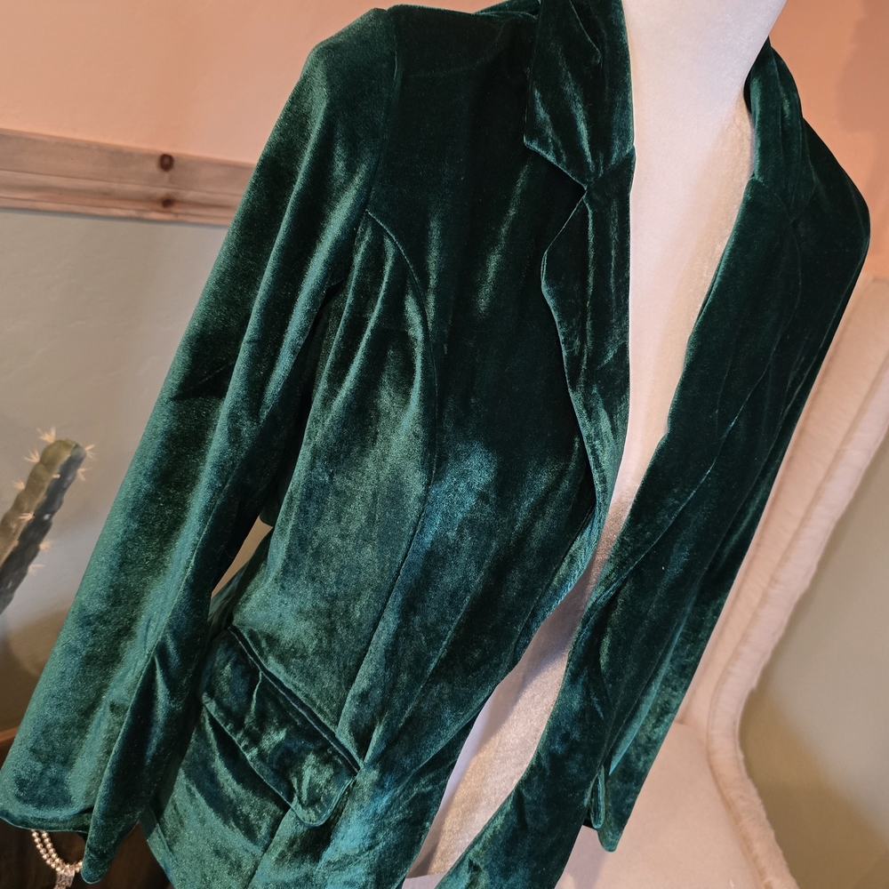 Elegant Green Velvet Women's Jacket